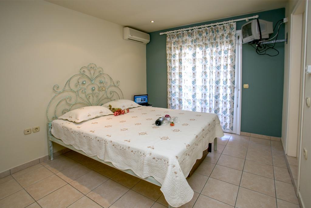 Studios Akrogiali Λιμενάρια Δωμάτιο φωτογραφία